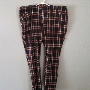 Black, white & red plaid jeggings with pockets